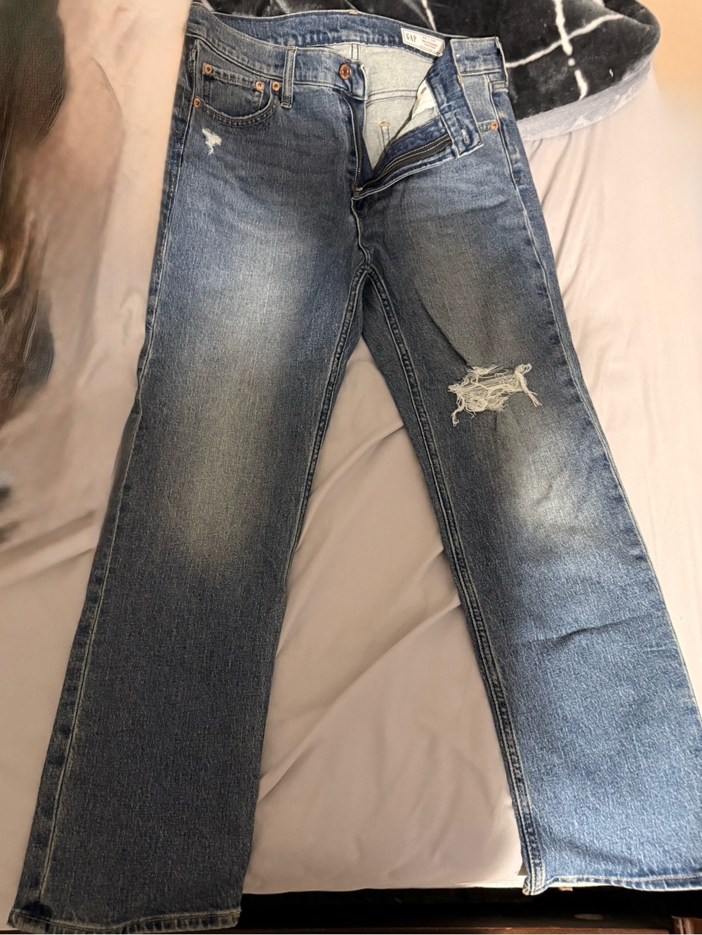 GAP Men's Straight High-Rise Jeans in Light Blue Denim - Picture 2 of 2
